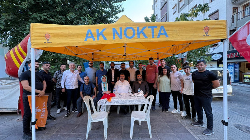 AK Parti Konak Teşkilatı Güzelyalı’da sahaya indi: “Konak’ın her köşesine ılaşıyoruz”