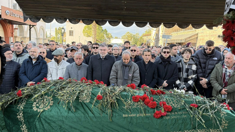  Çeşme Belediye Meclis Üyesi Emin Yüce son yolcuğuna uğurlandı