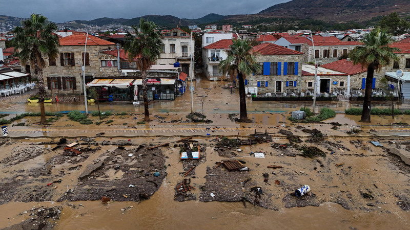 İzmir’deki sellerin artışı, orman yangınlarının ikincil etkisi olarak gözlemleniyor