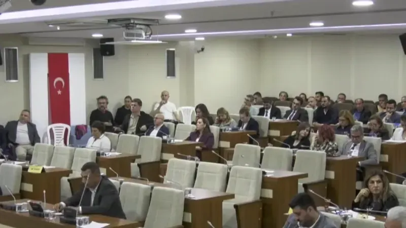 Karabağlar Meclisi’nde encümen krizi: AK Parti salonu terk etti