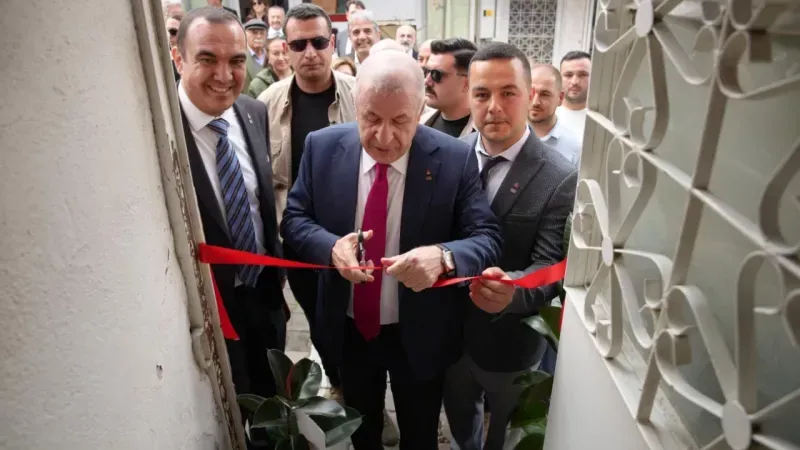 Ümit Özdağ İzmir programına Beydağ’dan başladı