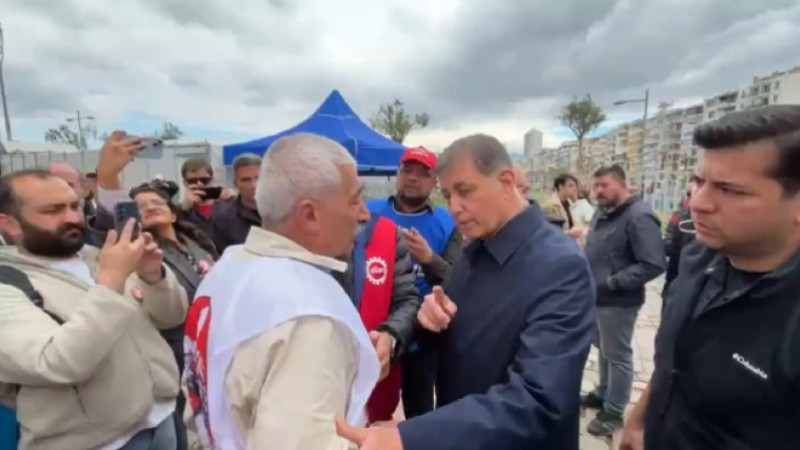 İzmir’de 1 Mayıs’ta  İzmir Büyükşehir Belediye Başkanı Cemil Tugay protesto edildi