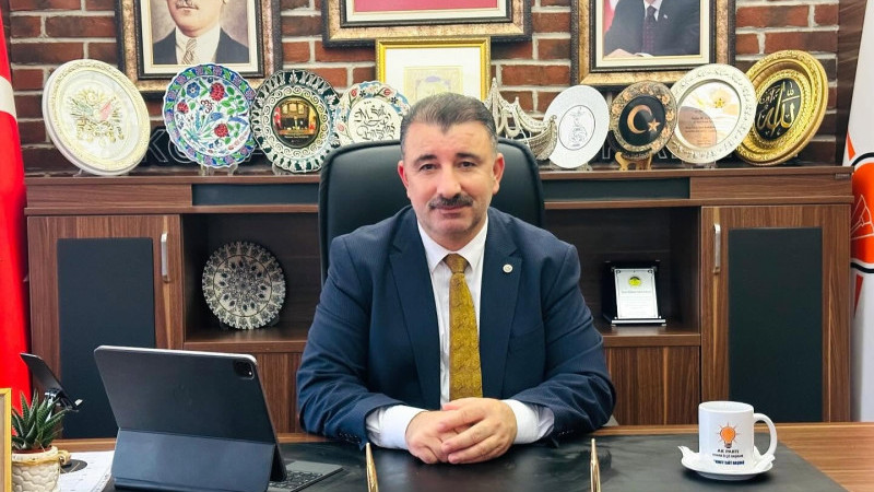 AK Parti Konak İlçe Başkanı Mehmet Sait Başdaş: “Konak’ta hizmet yok, kriz var”