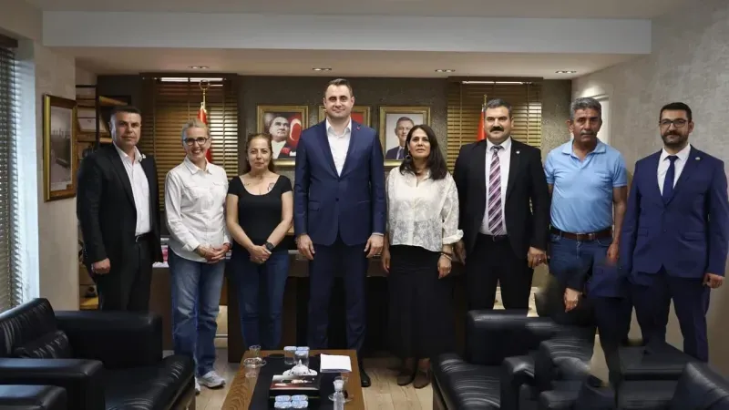 CHP İzmir İl Başkanlığı’nda memur eylemleri gündemi