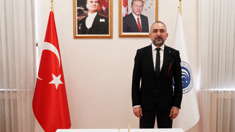 Ege Üniversitesi Hastanesi’ne Operasyon: Eski Başhekim Gözaltına Alındı