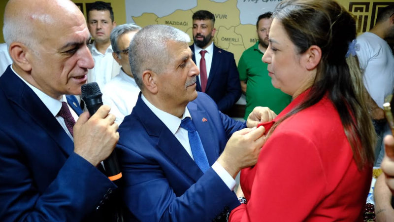 İzmir Mardinliler Federasyonu'ndan MHP'ye toplu katılım