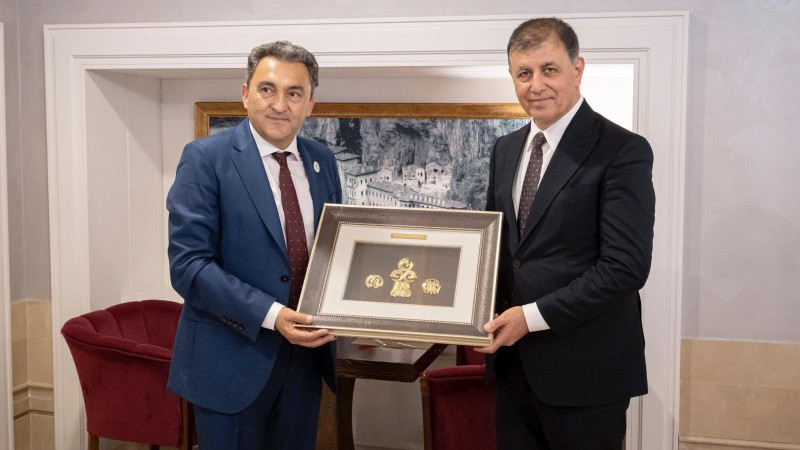 İzmir Büyükşehir Belediye Başkanı Dr. Cemil Tugay Kazakistan’da ticaret ve yatırım temaslarında bulundu